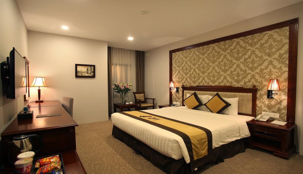 Western Hanoi Hotel Room photo